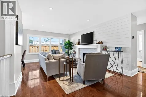 2079 Gary Crescent Burlington ON L7R 1T1