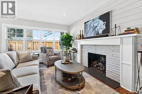 2079 Gary Crescent Burlington ON L7R 1T1