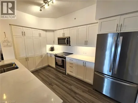 39 Sister Varga Terrace Hamilton ON L9B 0J7