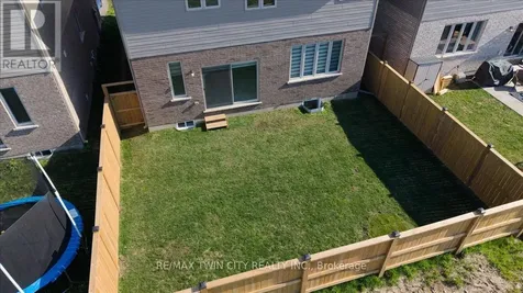 10 Gourlay Farm Lane North Dumfries ON N0B 1E0