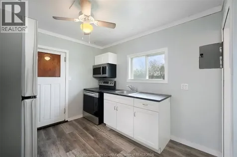 655 Chatham Street East Windsor ON N9A 2X5