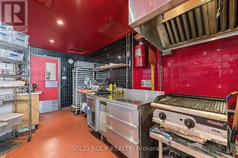 450 Kanata Avenue Ottawa ON K2T 1K5