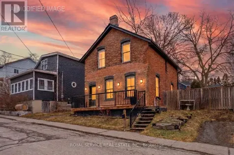 12 Park Street Port Hope ON L1A 1C1