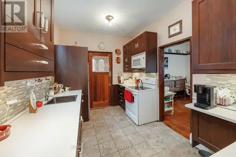 12 Park Street Port Hope ON L1A 1C1