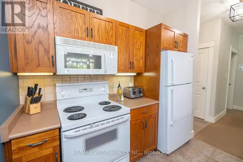 125 Fairway Court Blue Mountains ON L9Y 0P8