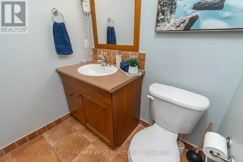 125 Fairway Court Blue Mountains ON L9Y 0P8