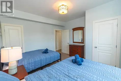 125 Fairway Court Blue Mountains ON L9Y 0P8