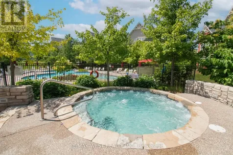 125 Fairway Court Blue Mountains ON L9Y 0P8