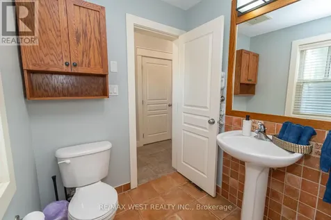 125 Fairway Court Blue Mountains ON L9Y 0P8