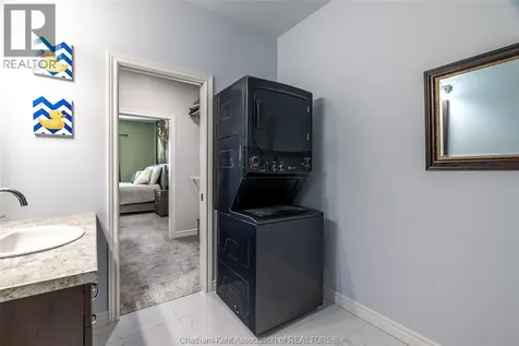3 Jonathan Street Chatham ON N7M 6M1