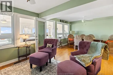 689 Ross Beach Lakeshore ON N8L 0H1