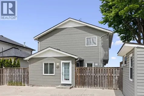 689 Ross Beach Lakeshore ON N8L 0H1