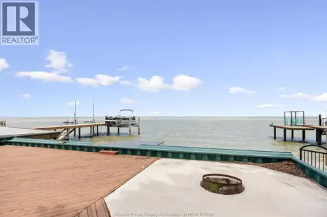 689 Ross Beach Lakeshore ON N8L 0H1