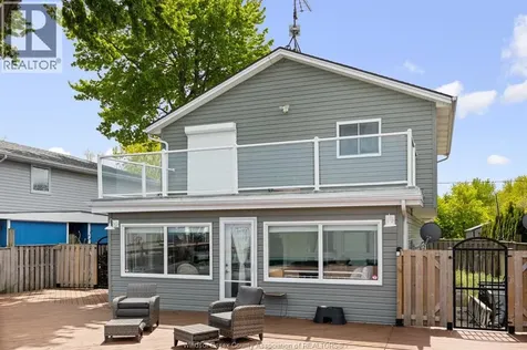 689 Ross Beach Lakeshore ON N8L 0H1