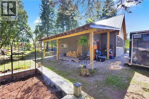 6 Churchill Drive Paris ON N3L 1J1