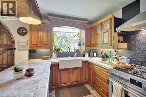 6 Churchill Drive Paris ON N3L 1J1