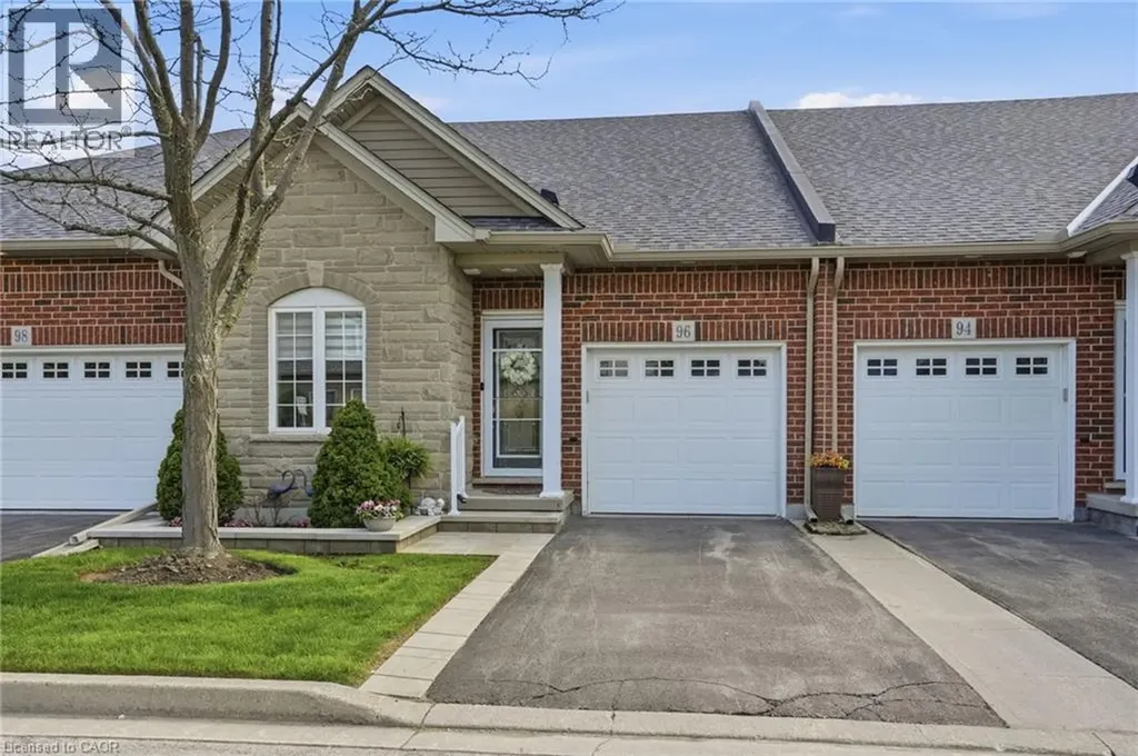 96 Abbotsford Trail Hamilton ON L9B 0A4