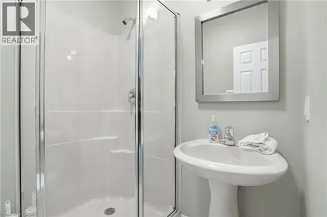 96 Abbotsford Trail Hamilton ON L9B 0A4