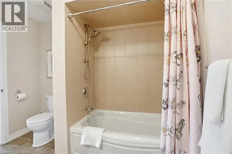 96 Abbotsford Trail Hamilton ON L9B 0A4