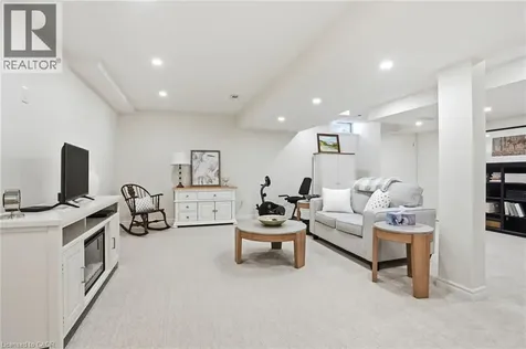 96 Abbotsford Trail Hamilton ON L9B 0A4