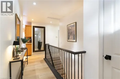 3 Fallsview Road Hamilton ON L9H 5J7