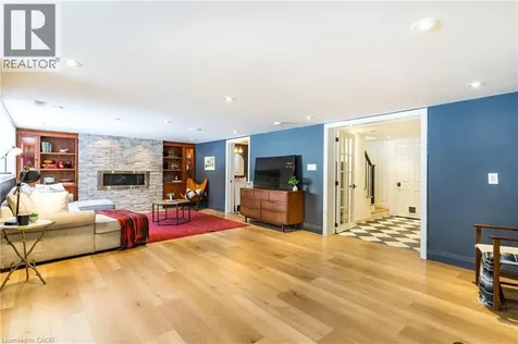 3 Fallsview Road Hamilton ON L9H 5J7