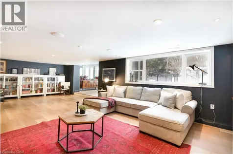 3 Fallsview Road Hamilton ON L9H 5J7