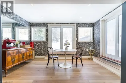 3 Fallsview Road Hamilton ON L9H 5J7