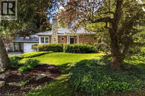 3 Fallsview Road Hamilton ON L9H 5J7