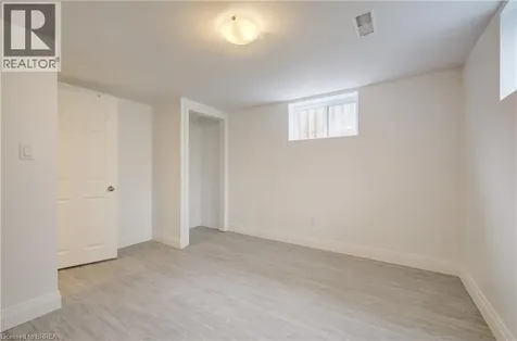 37 Glenwood Drive Brantford ON N3S 3G5