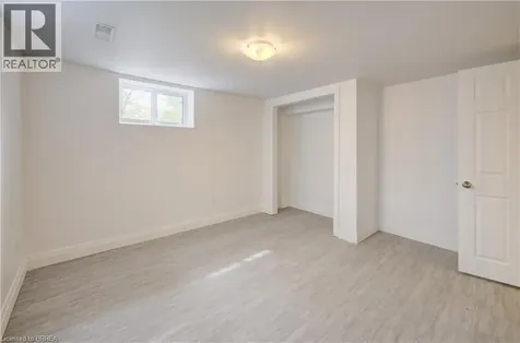 37 Glenwood Drive Brantford ON N3S 3G5