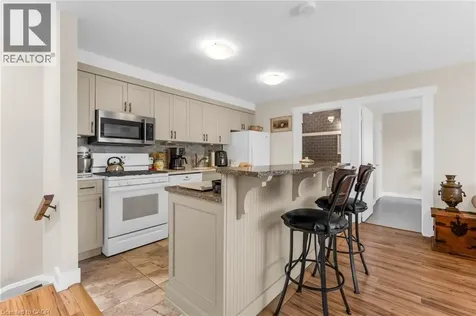 111 Smits Cove Smithville ON L0R 2A0