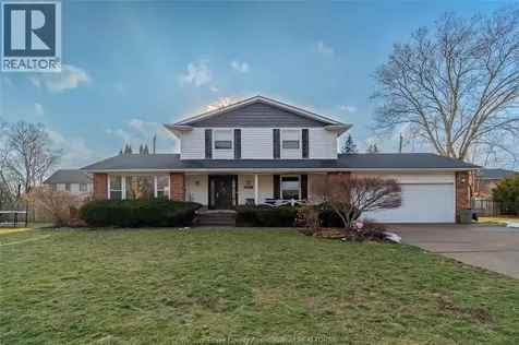 2477 Mark Avenue Windsor ON N9E 2W2