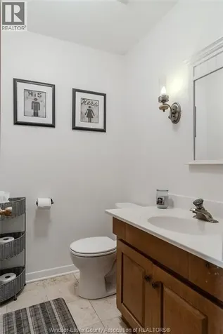 2477 Mark Avenue Windsor ON N9E 2W2