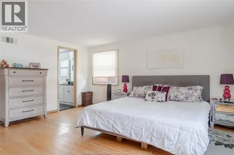 2477 Mark Avenue Windsor ON N9E 2W2