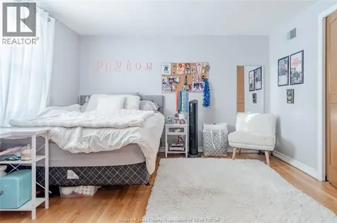 2477 Mark Avenue Windsor ON N9E 2W2