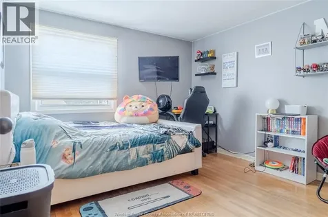2477 Mark Avenue Windsor ON N9E 2W2