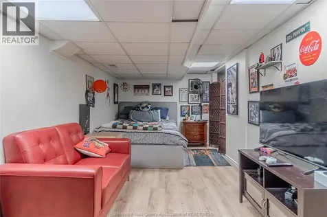 2477 Mark Avenue Windsor ON N9E 2W2