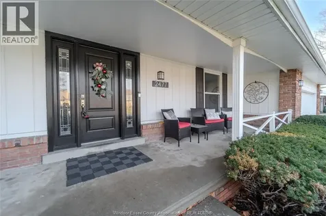 2477 Mark Avenue Windsor ON N9E 2W2