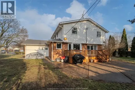 2477 Mark Avenue Windsor ON N9E 2W2
