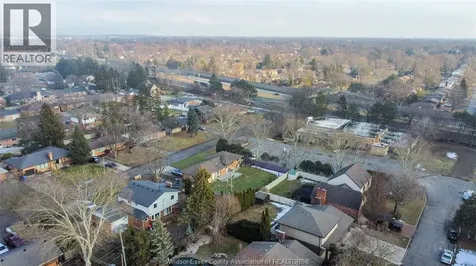2477 Mark Avenue Windsor ON N9E 2W2