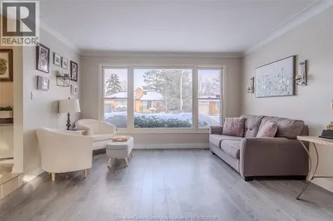 2477 Mark Avenue Windsor ON N9E 2W2