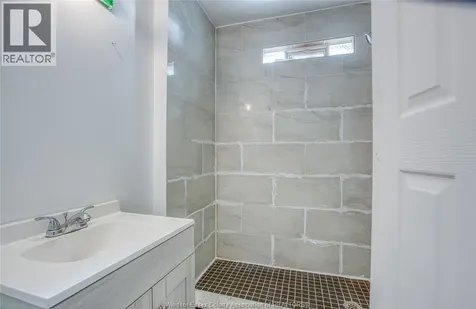 478 Rosedale Avenue Windsor ON N8X 1X6