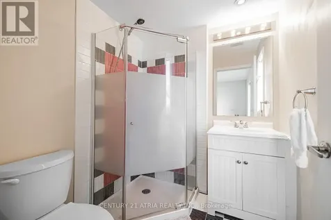 15943 Bayview Avenue Aurora ON L4G 0S3