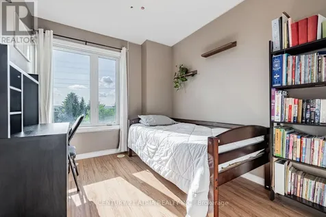 15943 Bayview Avenue Aurora ON L4G 0S3