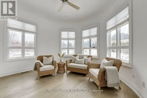 15 Eden Vale Drive King ON L7B 1L8