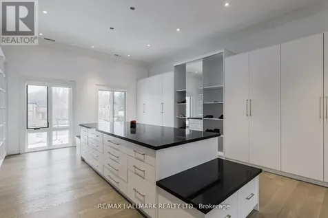 15 Eden Vale Drive King ON L7B 1L8
