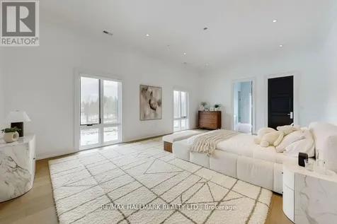 15 Eden Vale Drive King ON L7B 1L8
