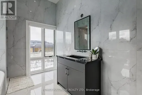 15 Eden Vale Drive King ON L7B 1L8