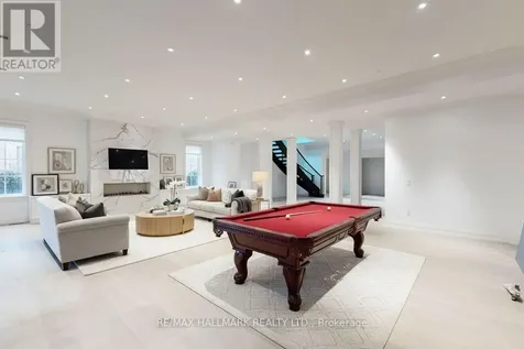 15 Eden Vale Drive King ON L7B 1L8